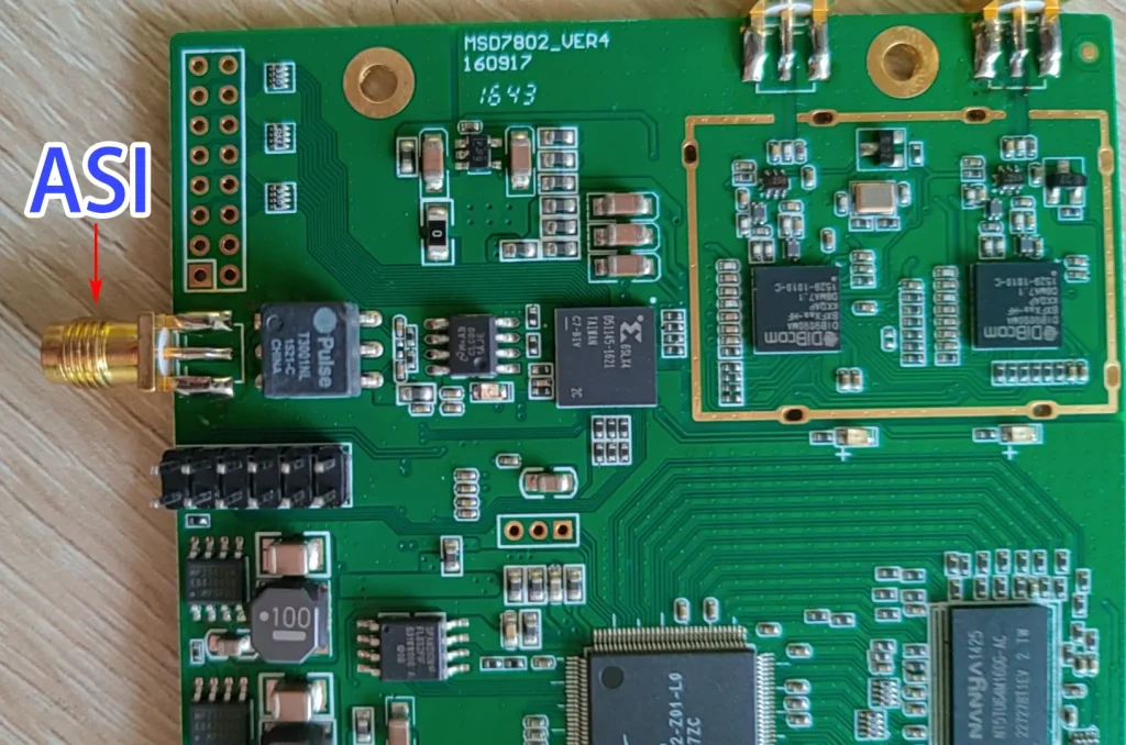 Ресивер DVB-T з професійним обладнанням рівня ASI Broadcastal equipment 1 HSD7802 DVB-T receiver with asi output DIB9090
