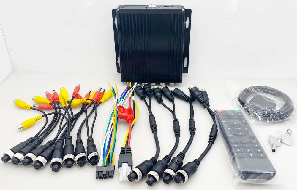 MDVR 8 channel 12-24V WITH AVIATOR-RCA ADAPTER WITH 512+512GB SLOT SD CARD WITH IR RECEIVER WITH GPS FUNCTION