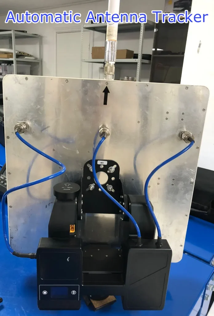 automatic antenna tracker with directional antenna